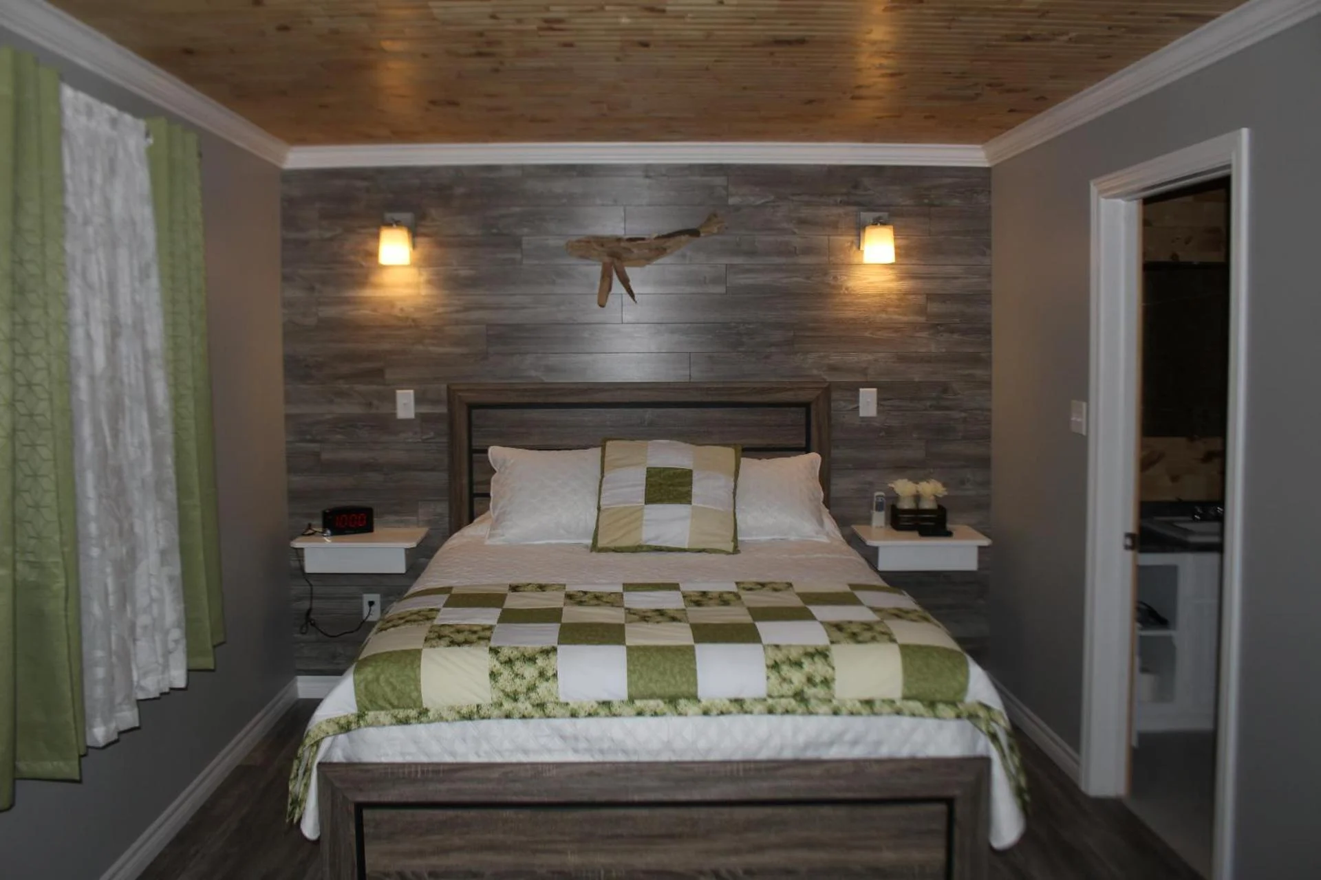 Raleigh Rooms & Taylor's Crafts - Image 1