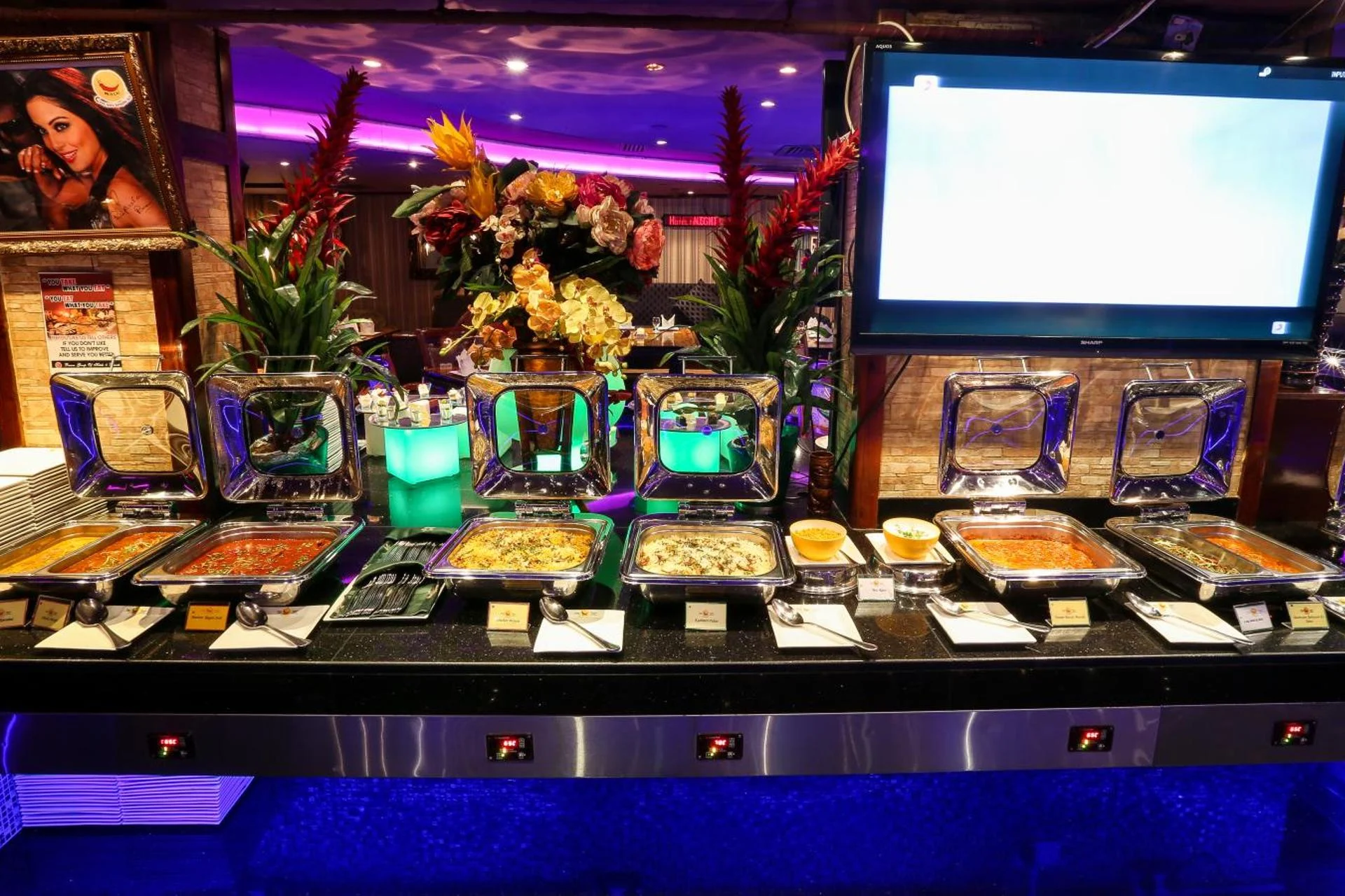 Ramee Royal Hotel - Image 18