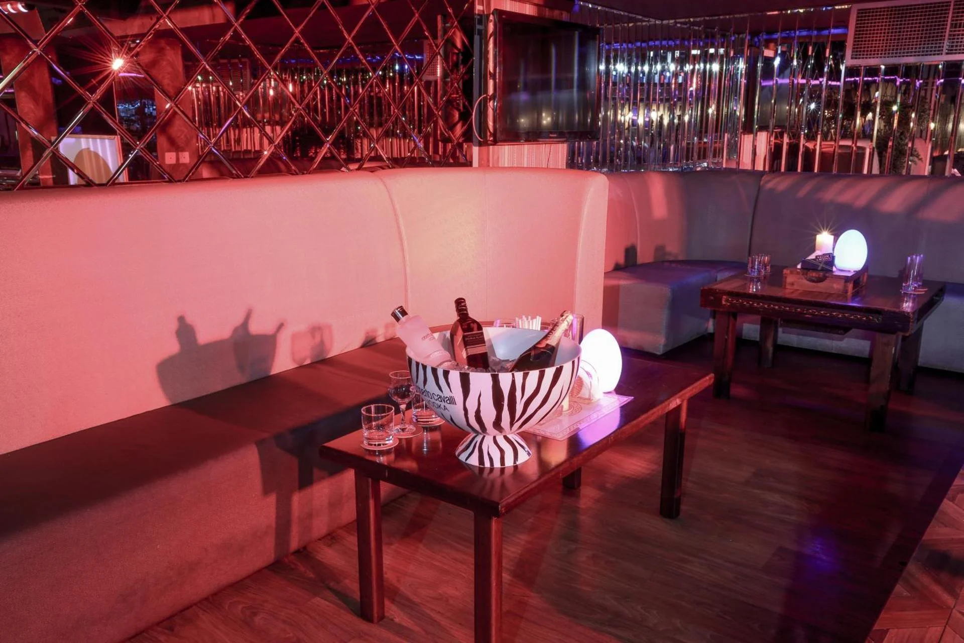 Ramee Royal Hotel - Image 19