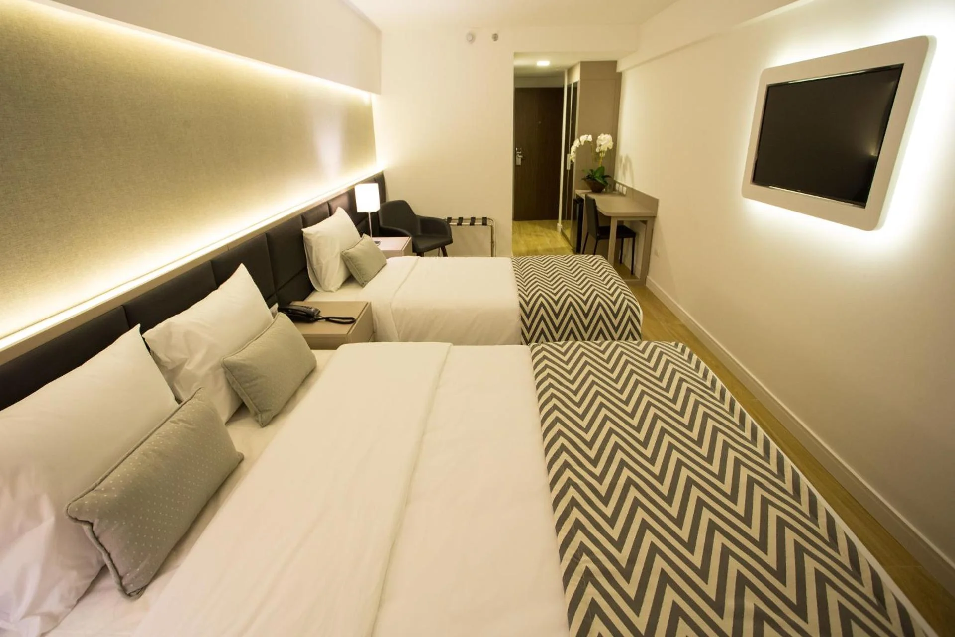 Royal Regency Palace Hotel - Image 12