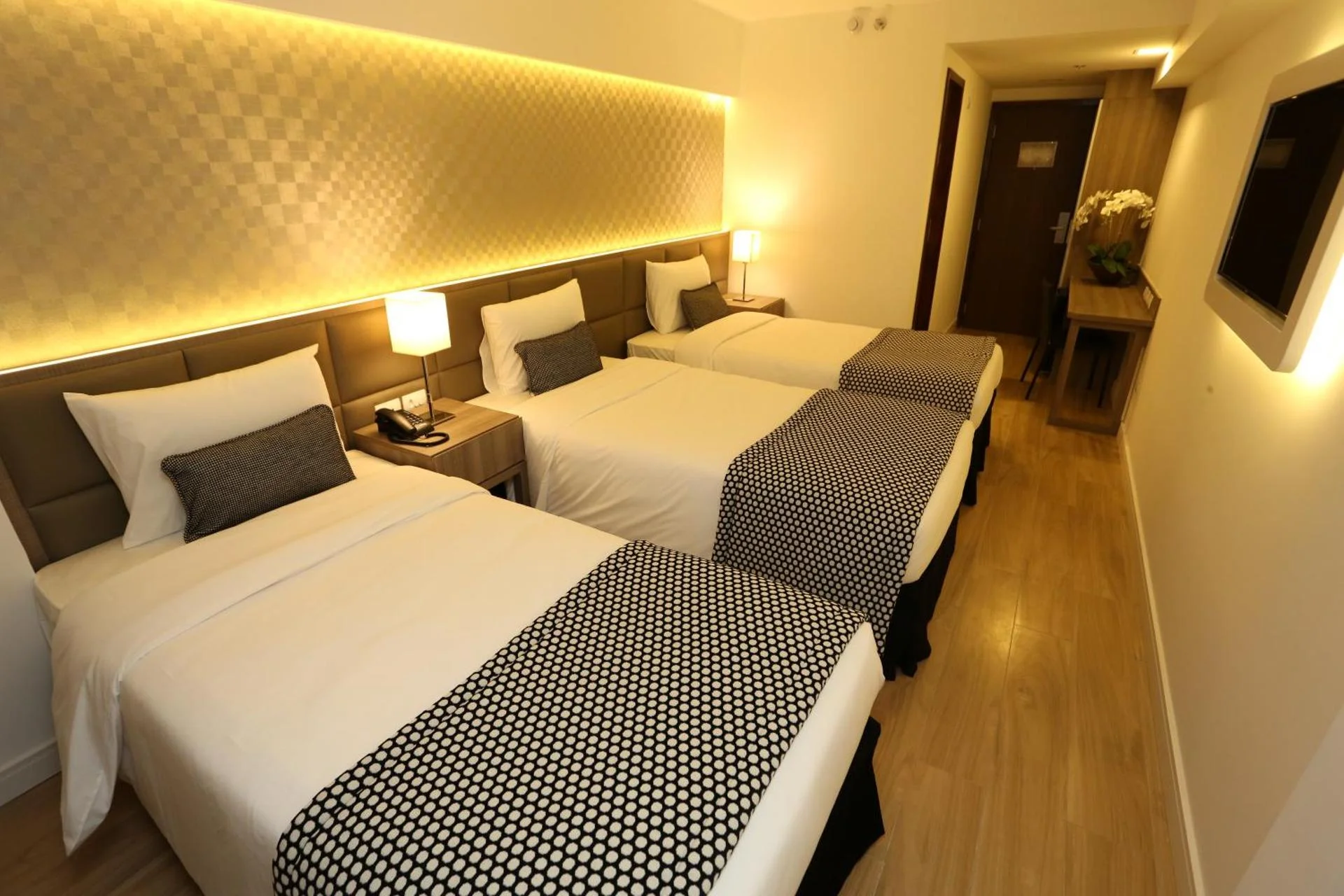 Royal Regency Palace Hotel - Image 15