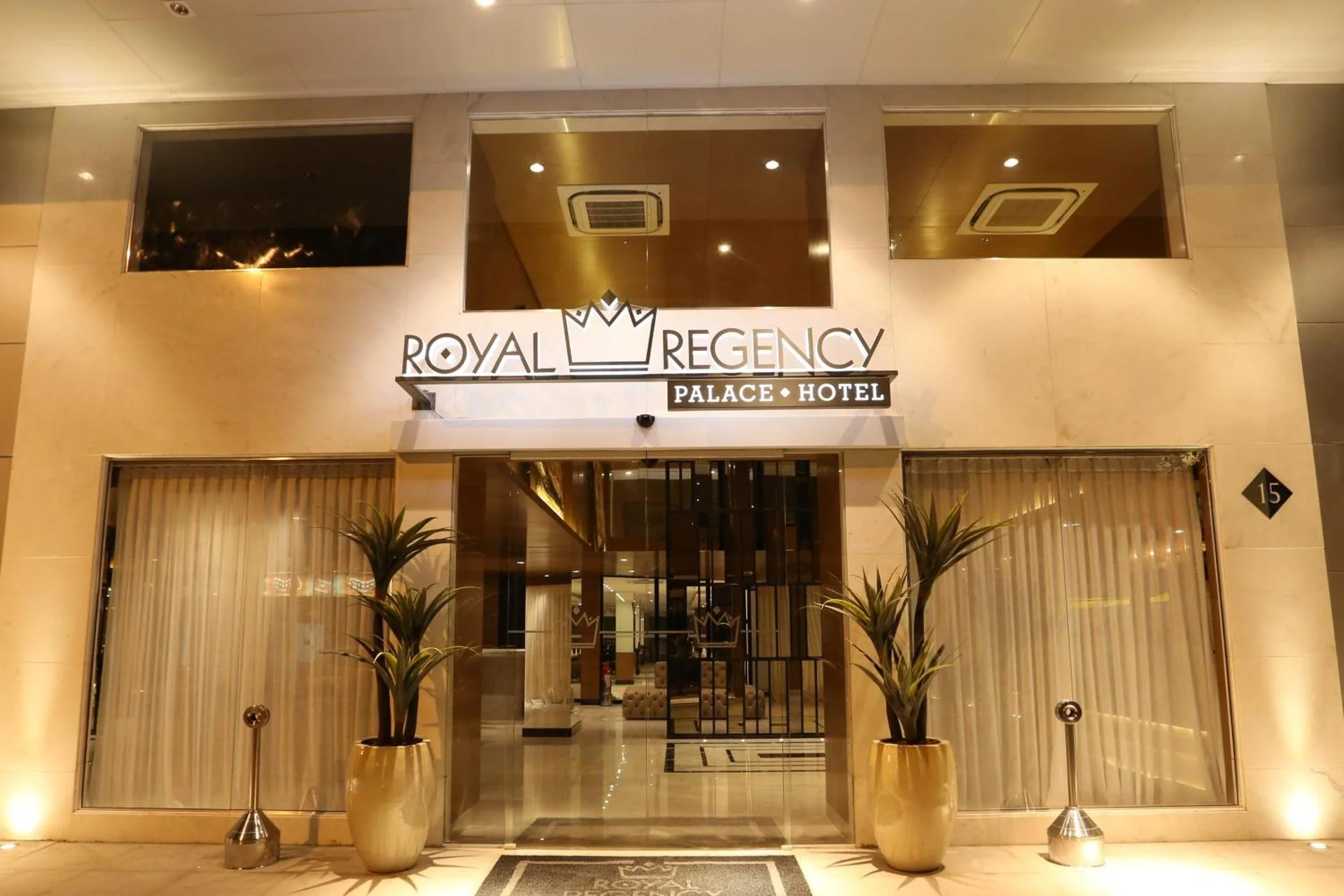 Royal Regency Palace Hotel - Image 19