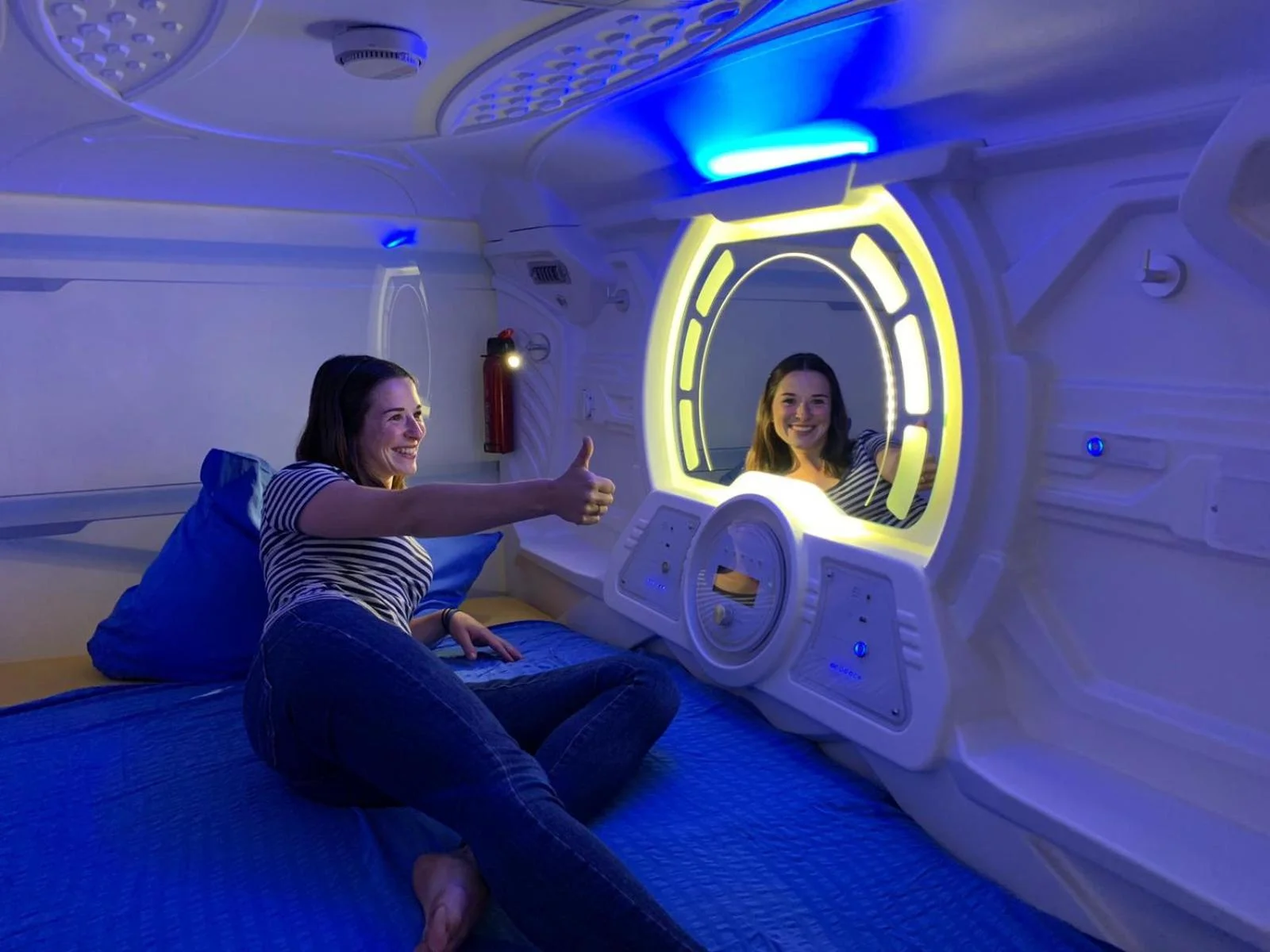 Space Night Capsule Hostel - Image 17