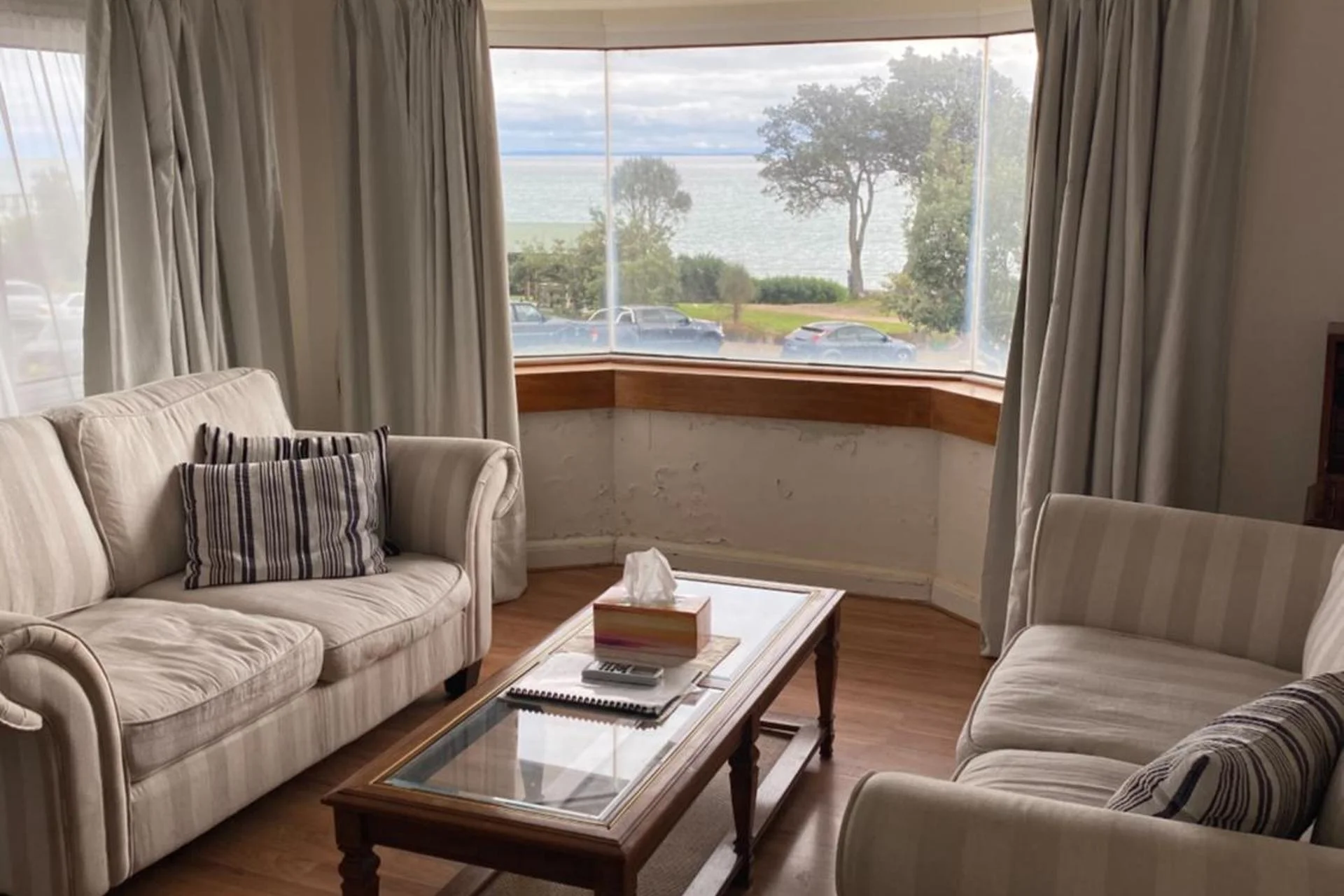 Experience the Charm of Stella's Dromana Hotel - Image 12