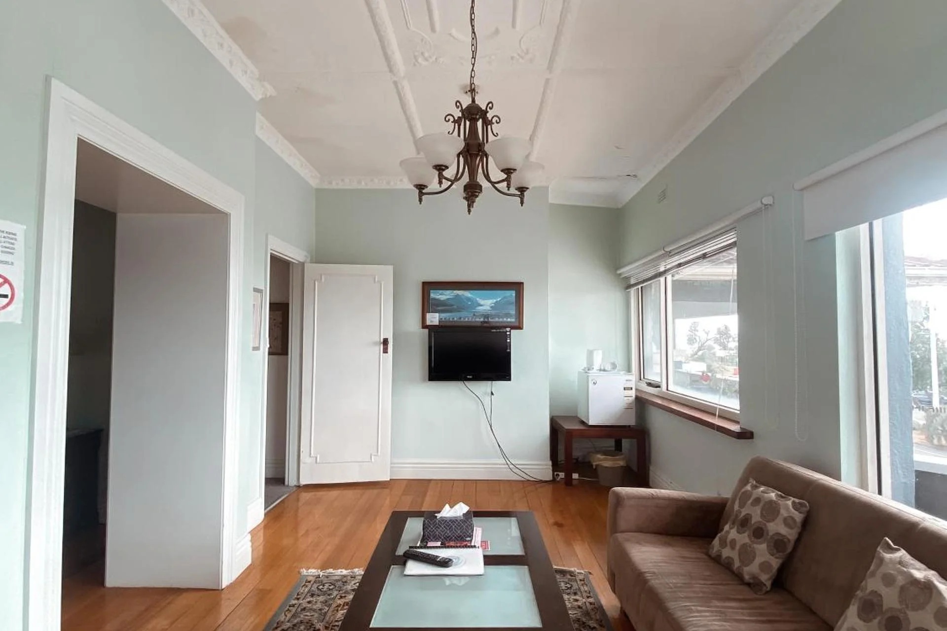 Experience the Charm of Stella's Dromana Hotel - Image 17