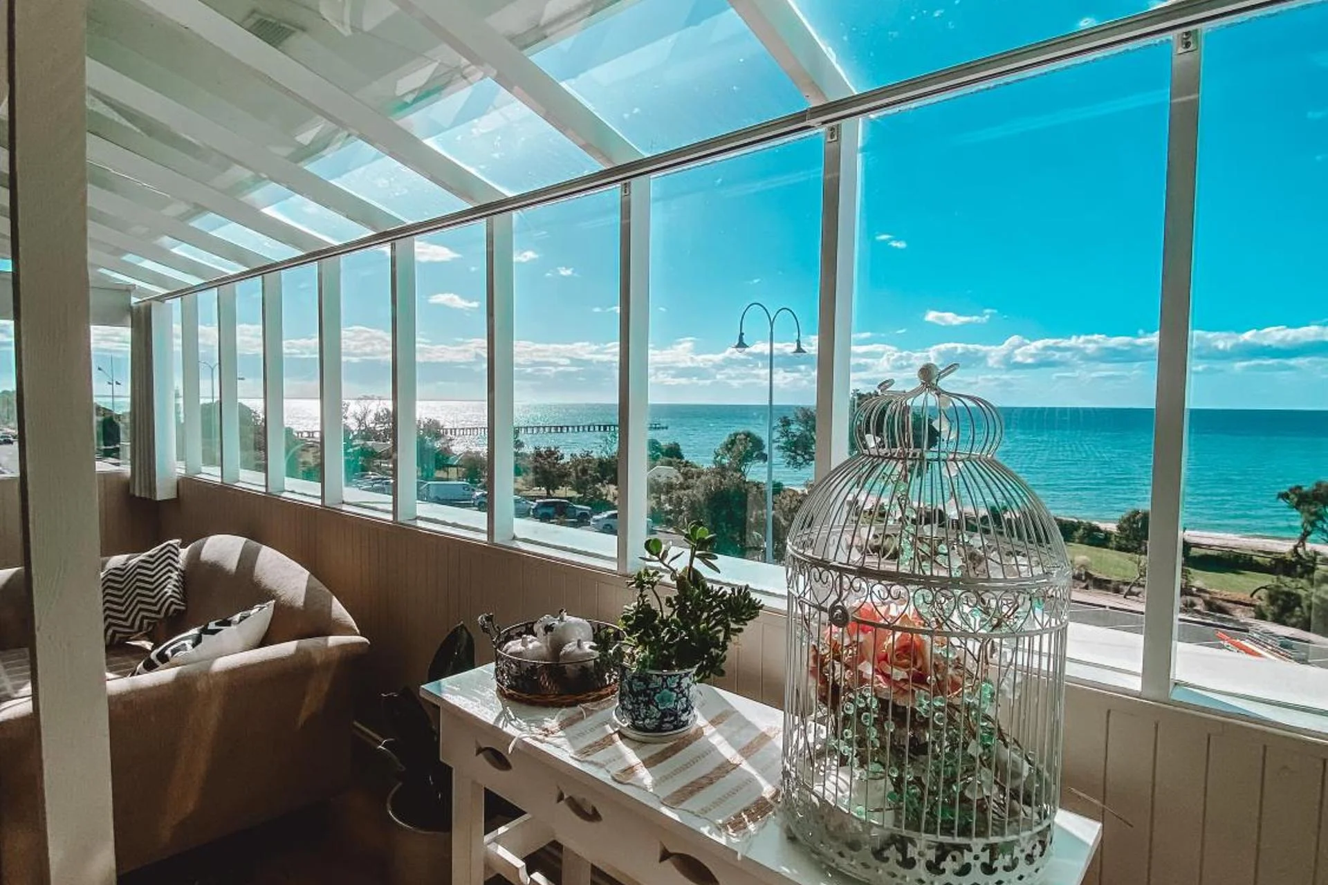 Experience the Charm of Stella's Dromana Hotel - Image 18