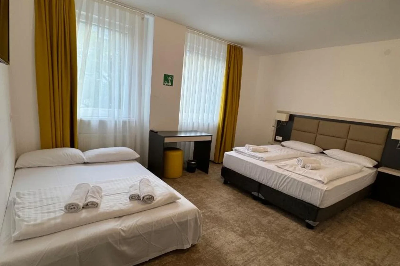 The palace Hotel - Image 14