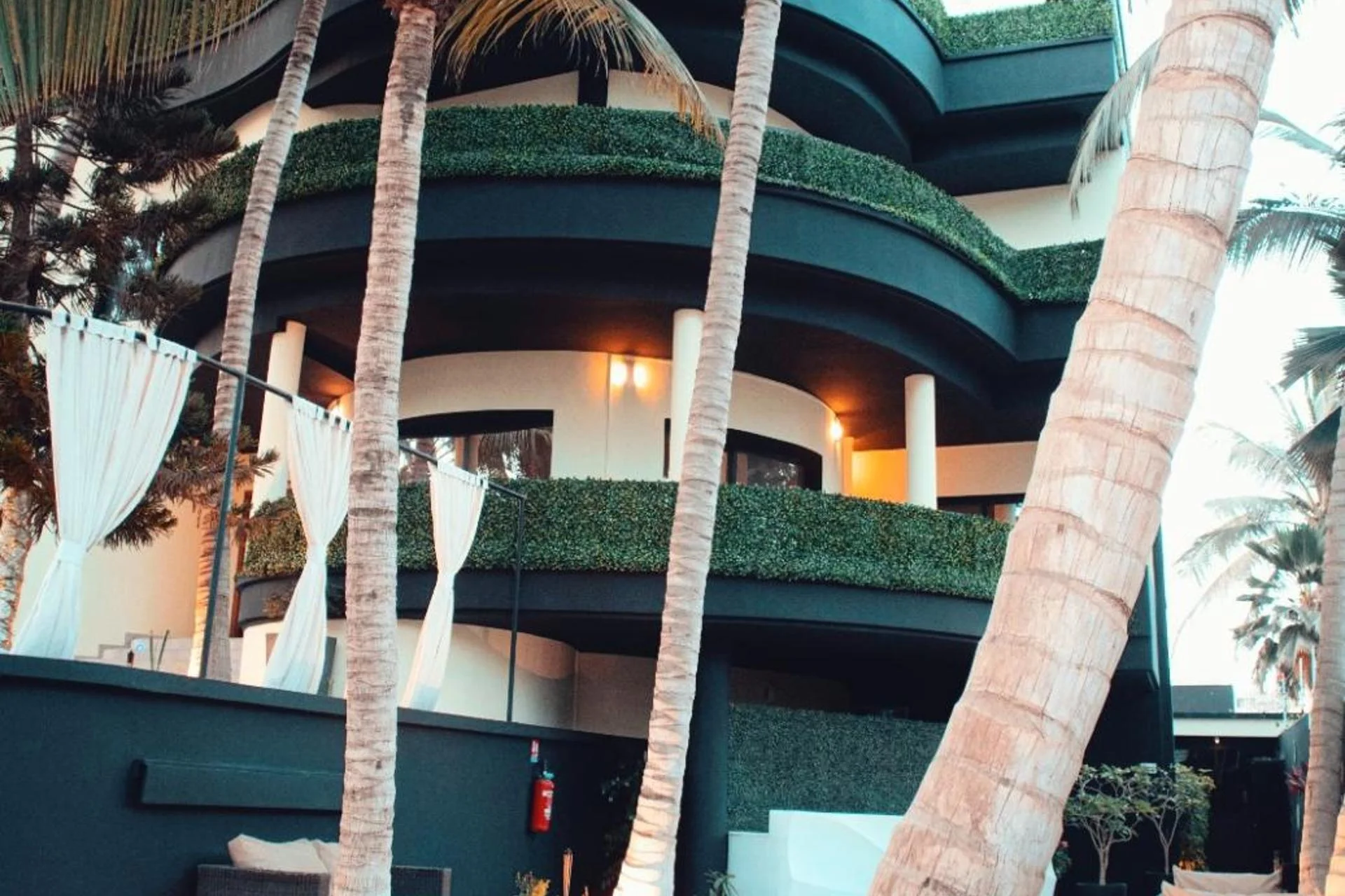 The Palms Luxury Boutique Hotel - Image 20