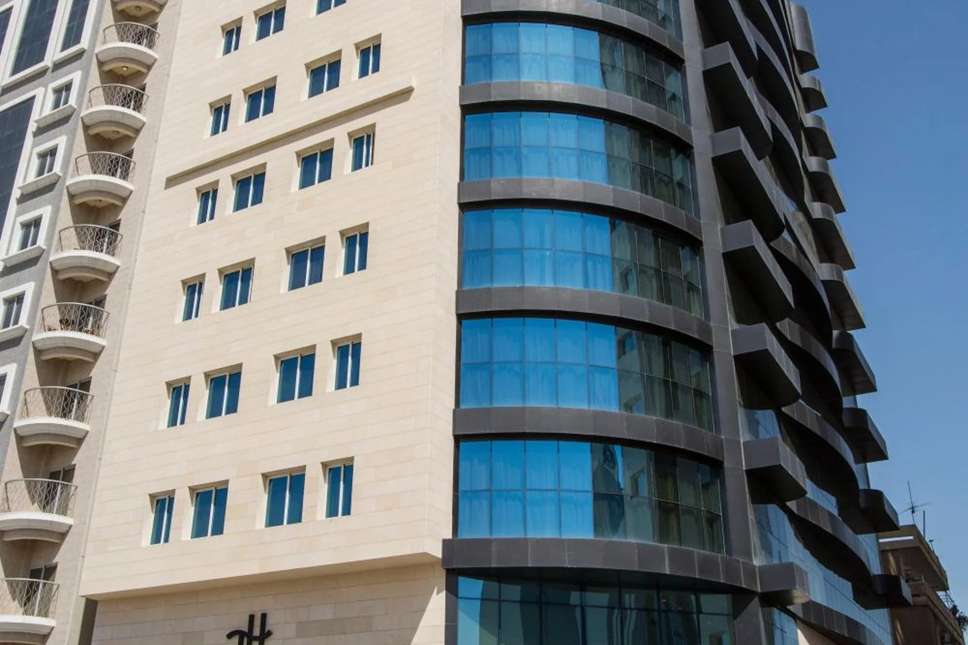 The Town Hotel - Image 9