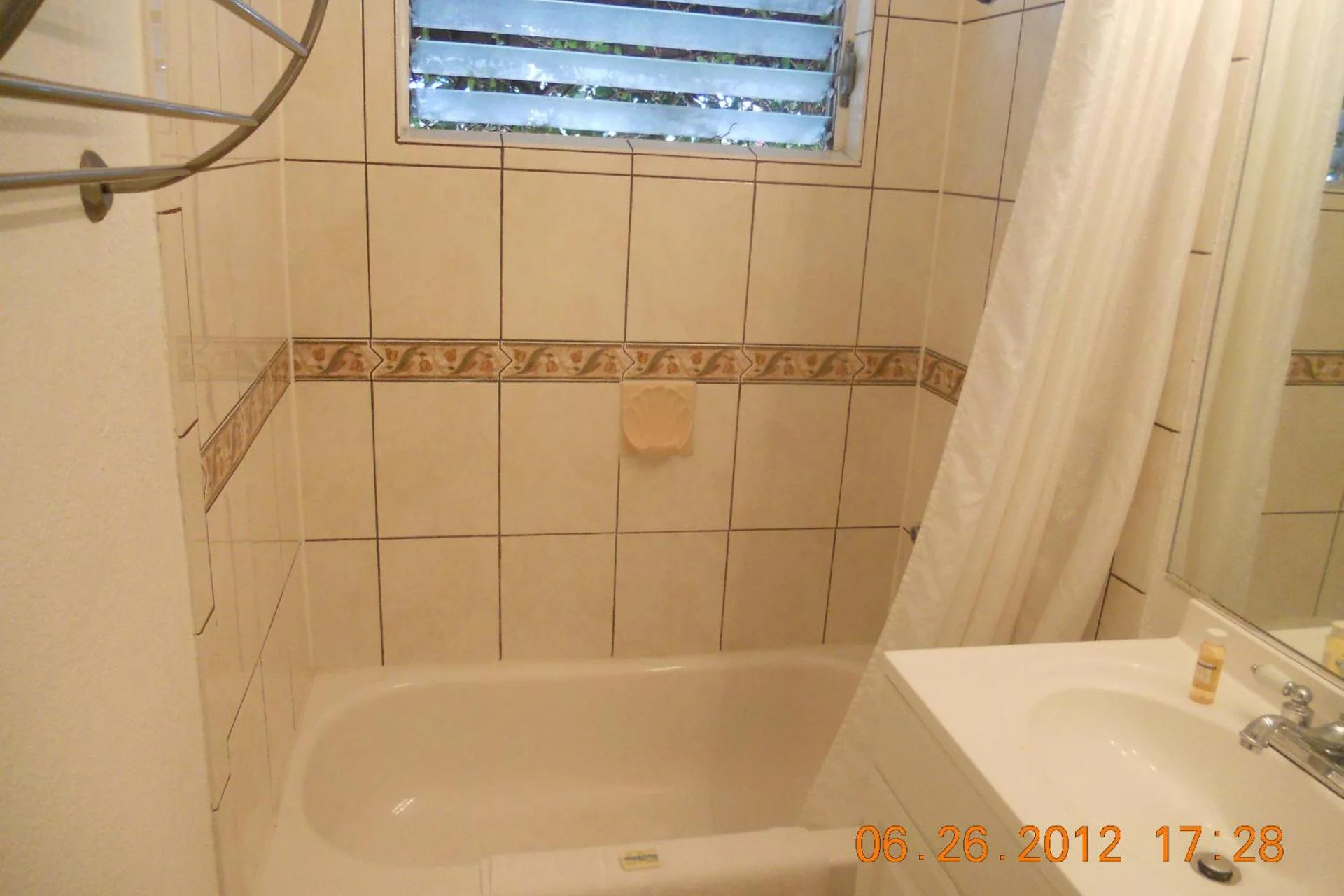 Tradewinds Airport Hotel - Image 3