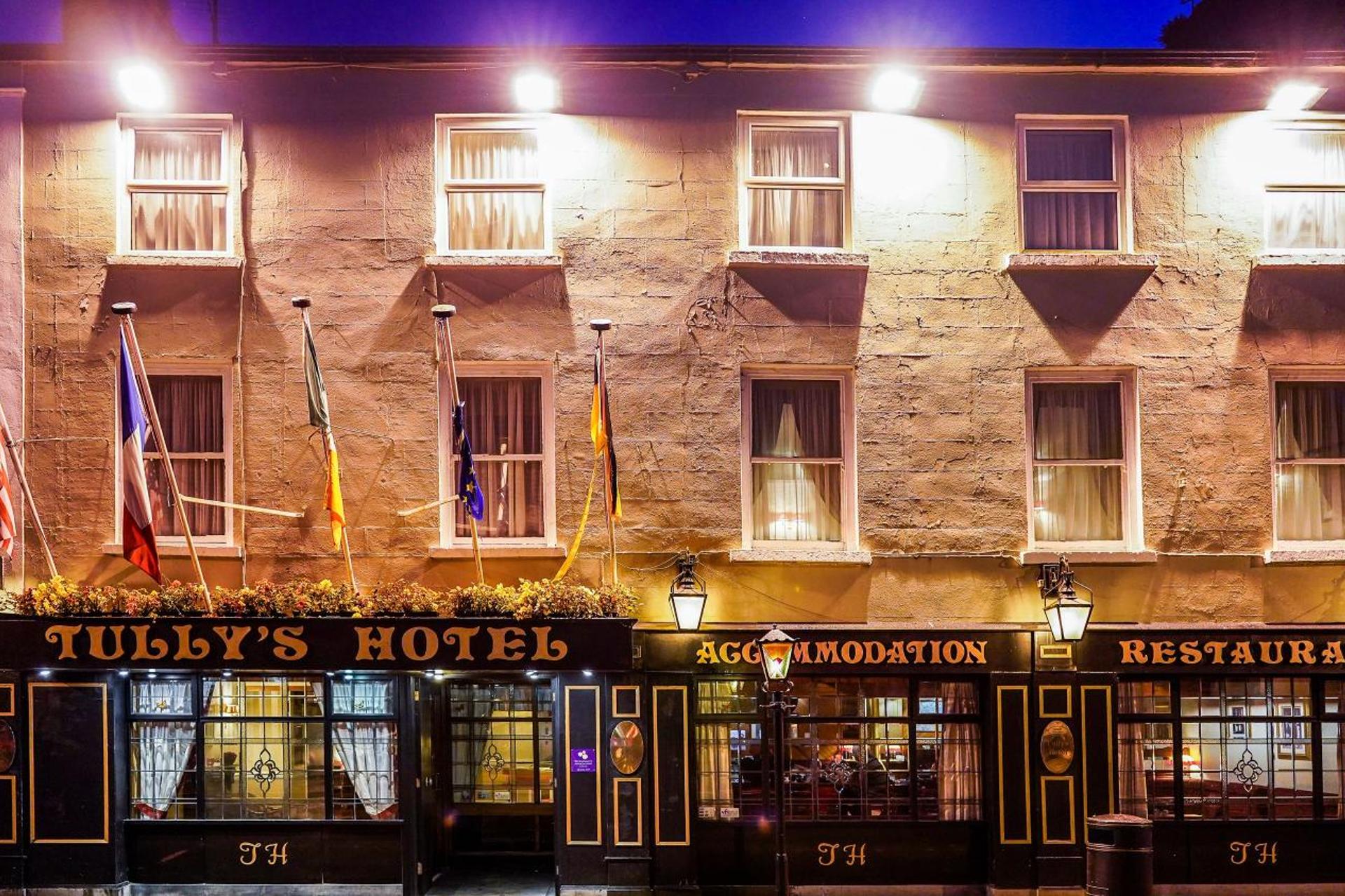 Tully's Hotel - Image 6