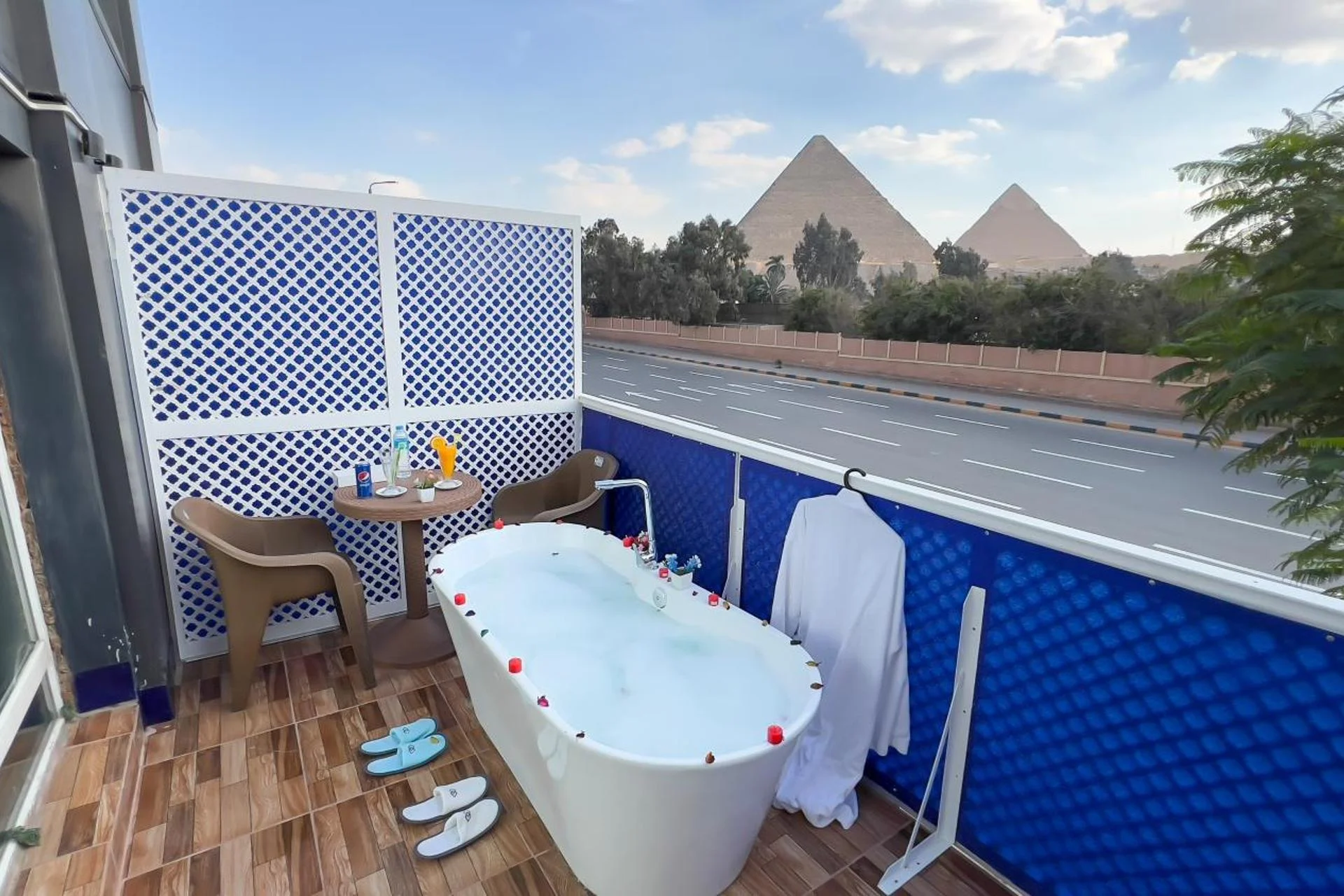 Turquoise Pyramids & Grand Egyptian museum view Hotel - Image 17