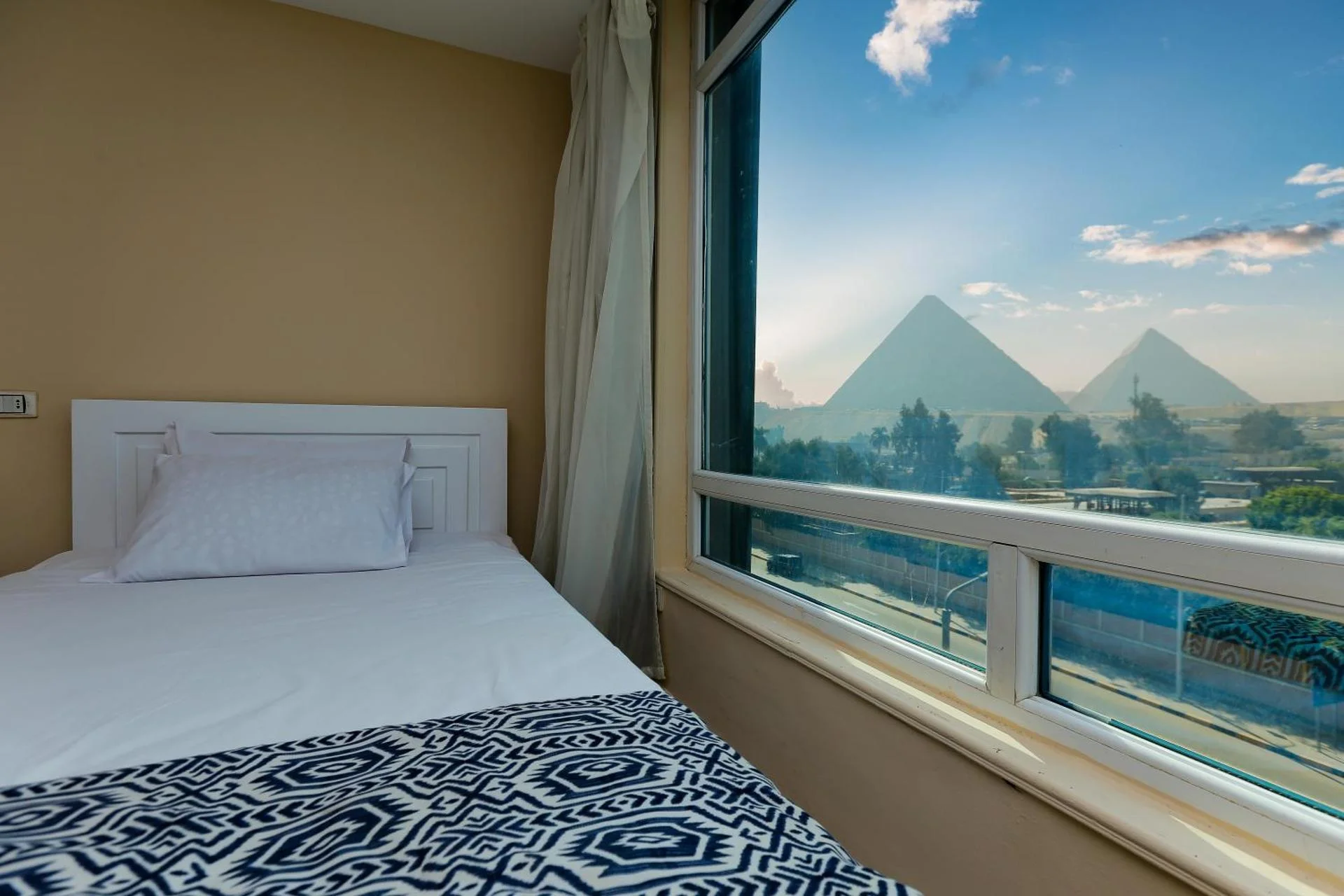 Turquoise Pyramids & Grand Egyptian museum view Hotel - Image 7