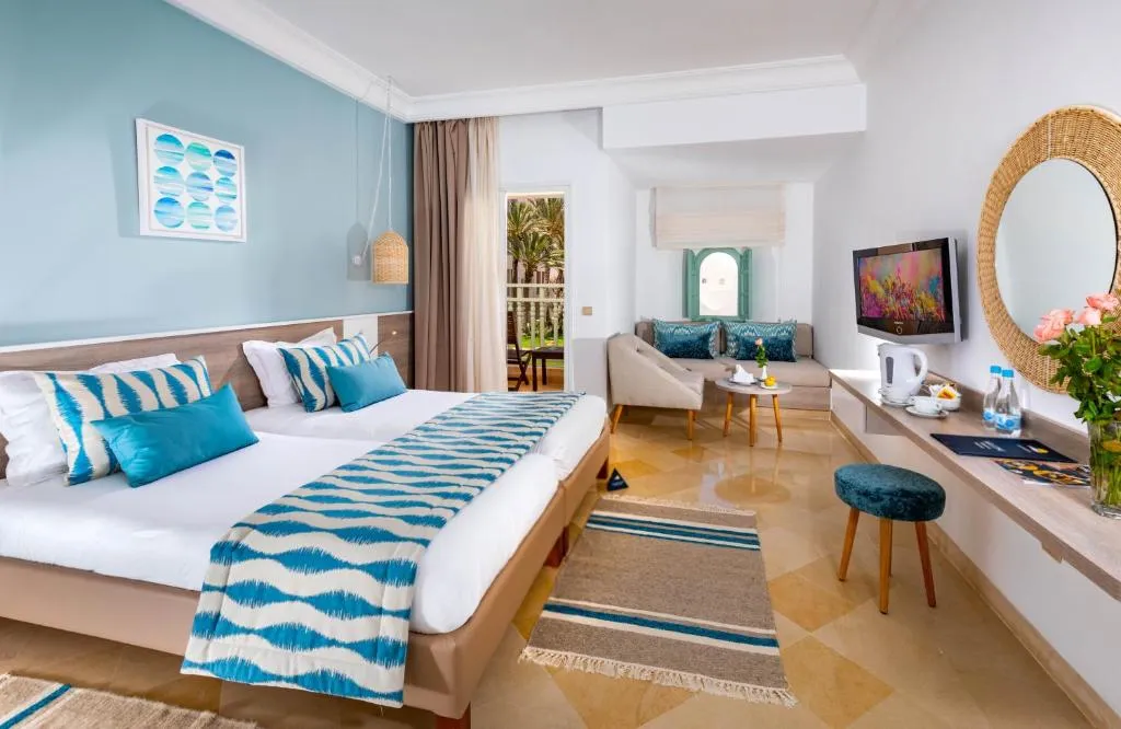 Deluxe Double Room with Side Sea View