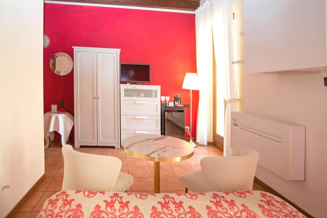 Veronetta House - Image 4