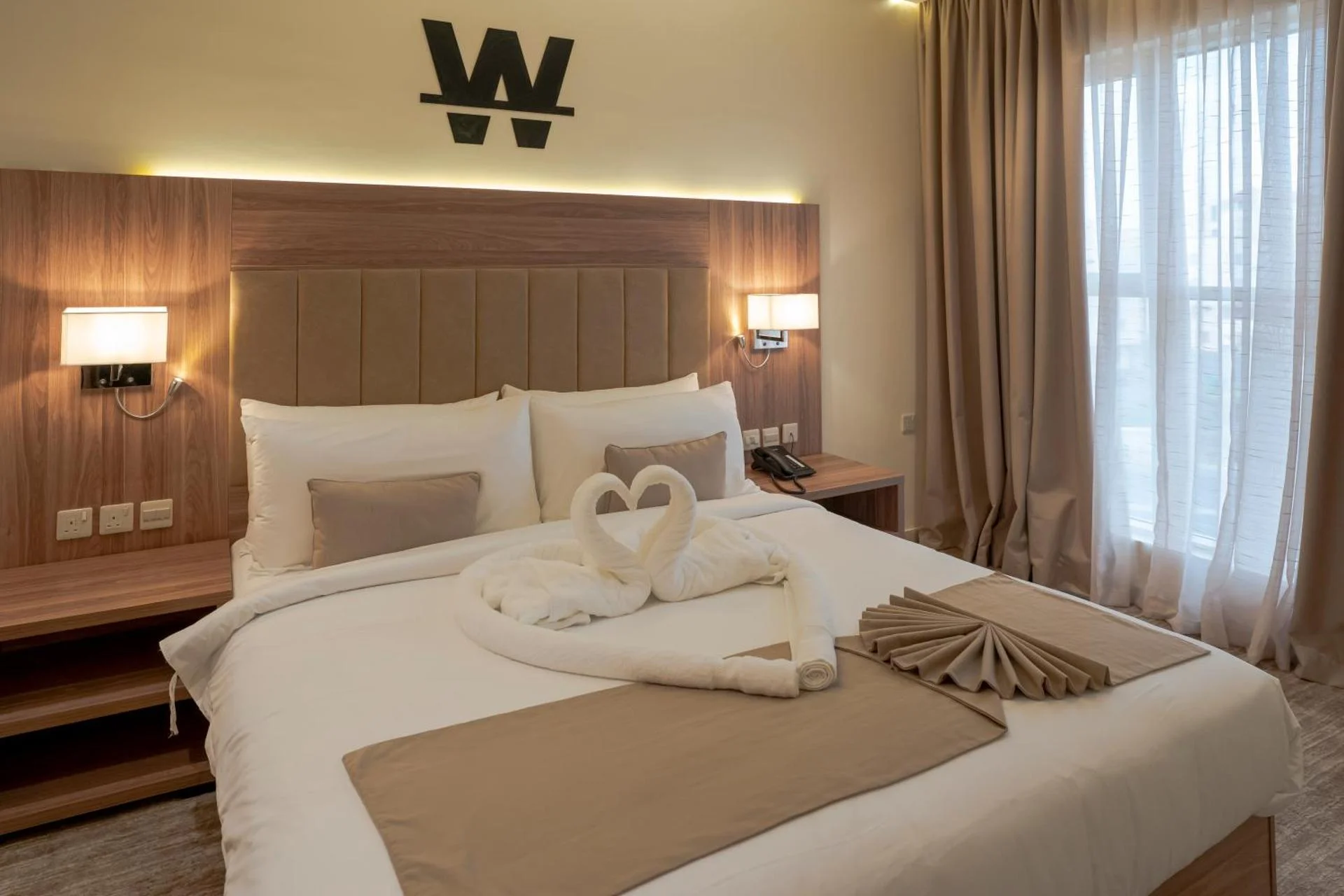 W Suites Hotel - Image 11