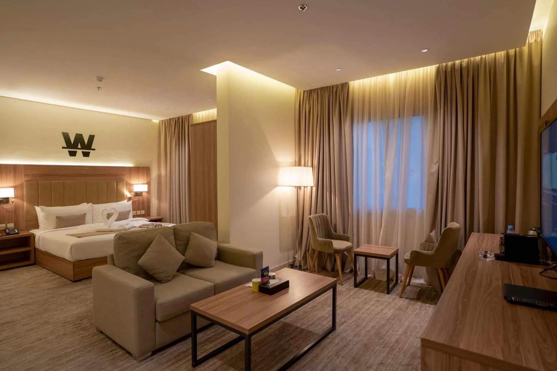 W Suites Hotel - Image 8