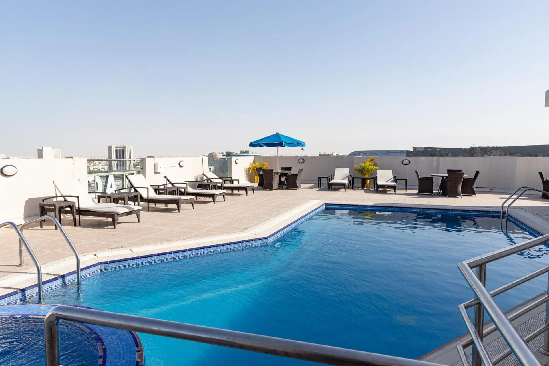 Wonder Palace Hotel - Image 3